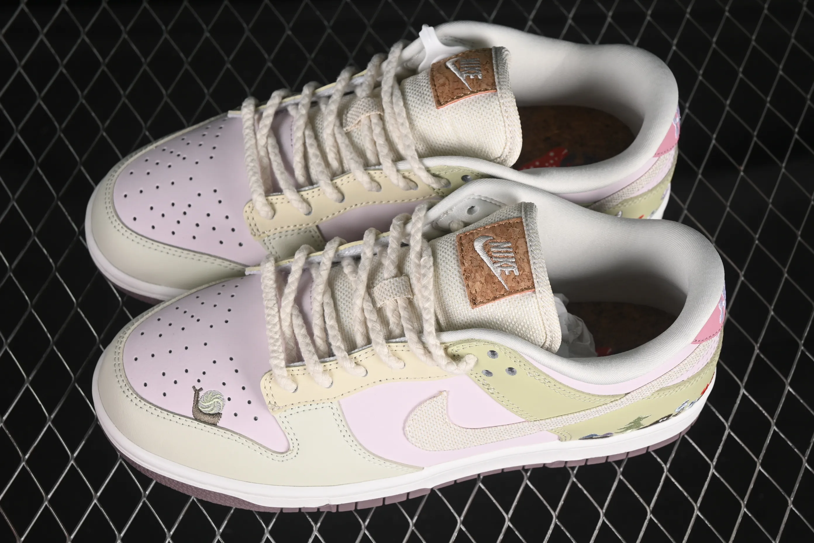 All categories Nk SB Dunk series Nk SB Dunk Low low-top sneakers Nike Dunk Low "Mushroom" floral theme low-top casual sneakers IB8876-661